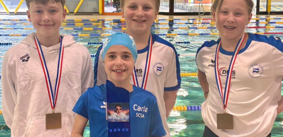 die siegreiche SCSA-Staffel (4x50m-Brust-mixed) beim Warendorfer Sparkassenpokal